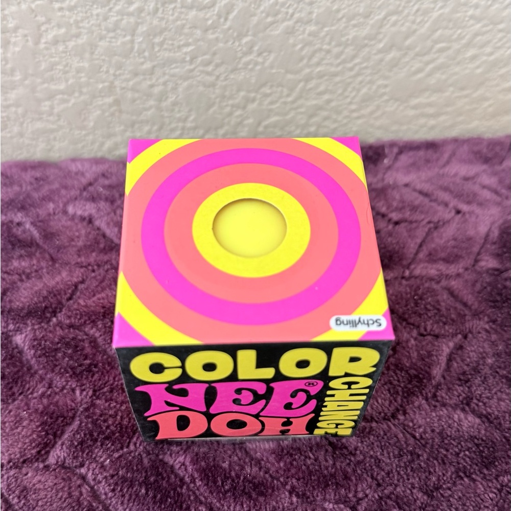 Color Changing NeeDoh Stress Ball - Bright Yellow